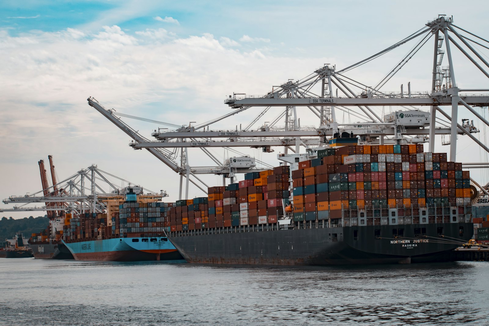Ship-to-shore crane loading containers